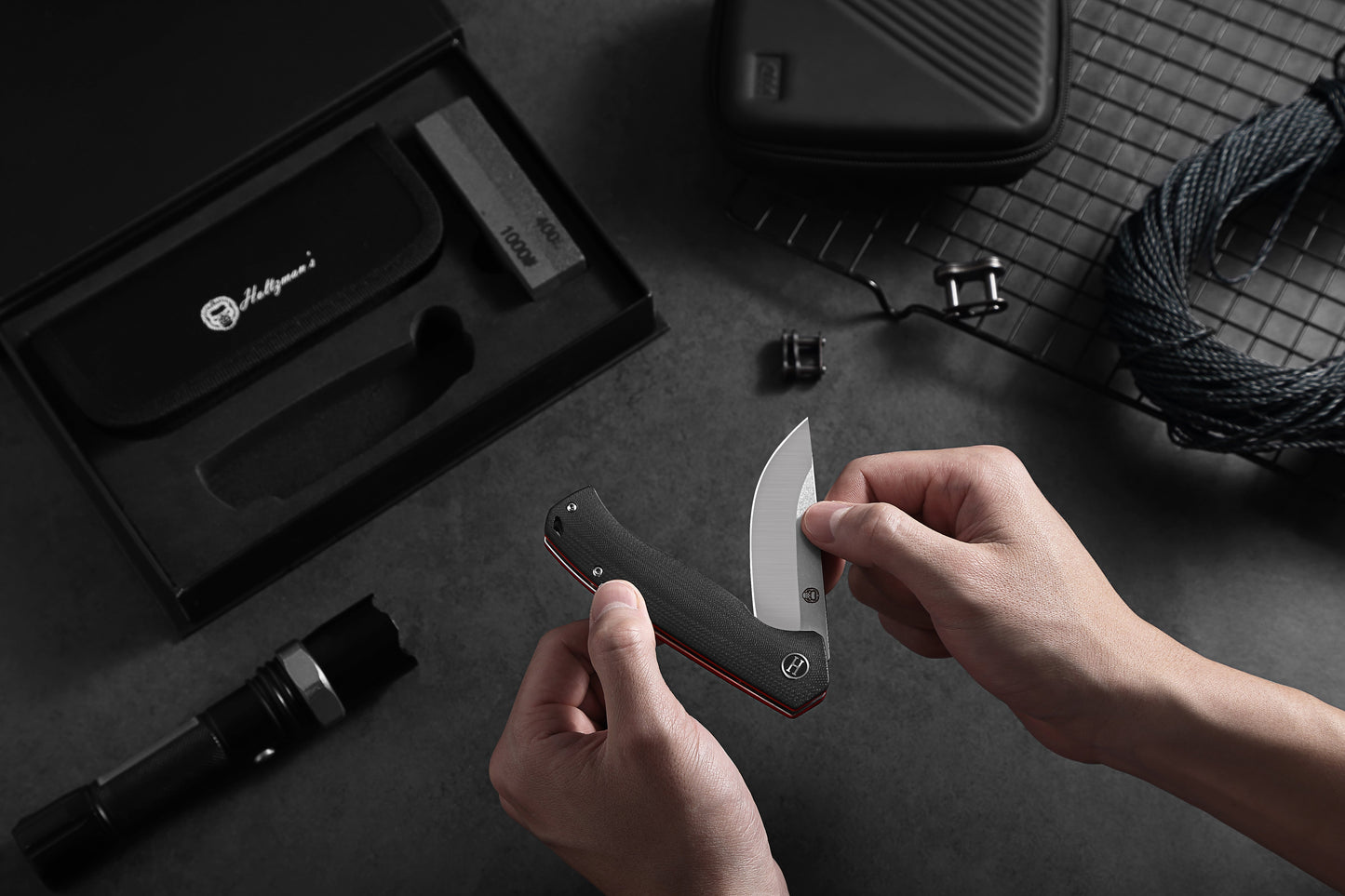 The Pathfinder Folding Pocket Knife Giftset for Men and Women (Silver and Red)